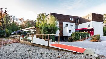 Utopia Hotel