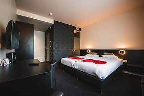 Utopia Hotel