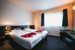 Utopia Hotel