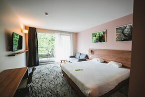 Utopia Hotel