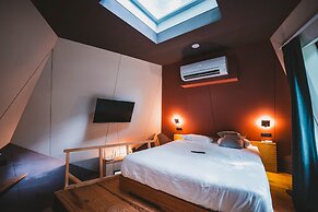 Utopia Hotel