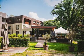 Utopia Hotel