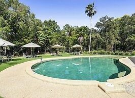 Byron Lakeside Holiday Apartments