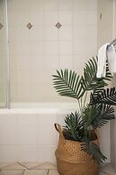 Byron Lakeside Holiday Apartments