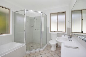 Byron Lakeside Holiday Apartments