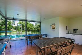 Byron Lakeside Holiday Apartments