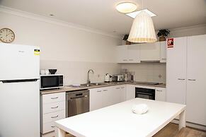 Byron Lakeside Holiday Apartments