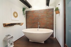 Byron Lakeside Holiday Apartments