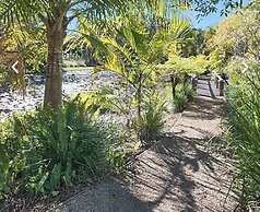 Byron Lakeside Holiday Apartments