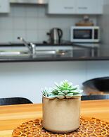 Byron Lakeside Holiday Apartments