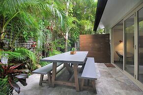 Byron Lakeside Holiday Apartments