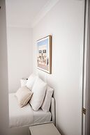 Byron Lakeside Holiday Apartments