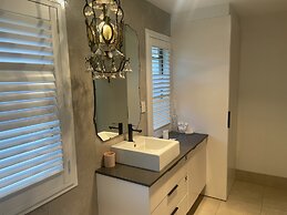 Byron Lakeside Holiday Apartments