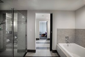 Ambassador Hotel Wichita, Autograph Collection