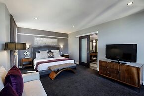 Ambassador Hotel Wichita, Autograph Collection