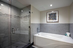 Ambassador Hotel Wichita, Autograph Collection