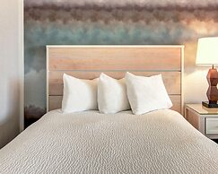 Hallmark Resort - Newport