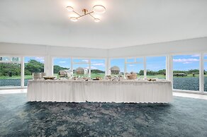 Hallmark Resort - Newport