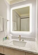 Hallmark Resort - Newport