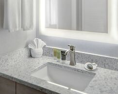 Hallmark Resort - Newport