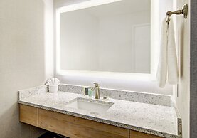 Hallmark Resort - Newport