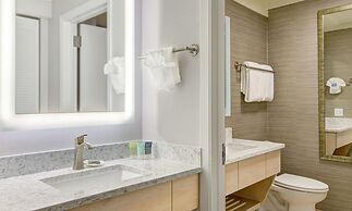 Hallmark Resort - Newport