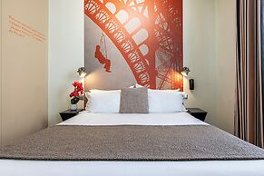 Hôtel Alpha Paris Eiffel by Patrick Hayat