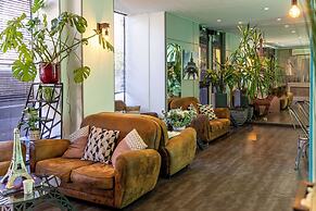 Hôtel Alpha Paris Eiffel by Patrick Hayat