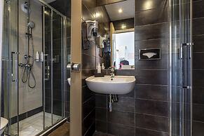 Hôtel Alpha Paris Eiffel by Patrick Hayat