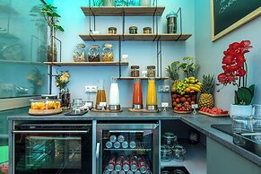 Hôtel Alpha Paris Eiffel by Patrick Hayat