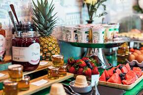 Hôtel Alpha Paris Eiffel by Patrick Hayat