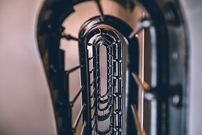 Hôtel Alpha Paris Eiffel by Patrick Hayat