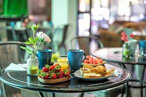 Hôtel Alpha Paris Eiffel by Patrick Hayat