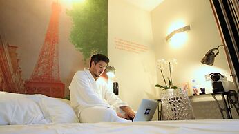 Hôtel Alpha Paris Eiffel by Patrick Hayat