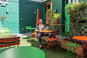 Hôtel Alpha Paris Eiffel by Patrick Hayat