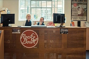 Rock n Bowl Hostel