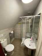 Little Foxes Hotel & Gatwick Airport Parking