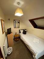 Little Foxes Hotel & Gatwick Airport Parking