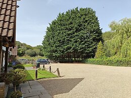 Little Foxes Hotel & Gatwick Airport Parking