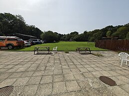 Little Foxes Hotel & Gatwick Airport Parking