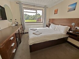 Little Foxes Hotel & Gatwick Airport Parking