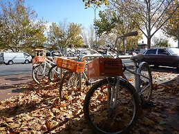 Adelaide Travellers Inn - Hostel