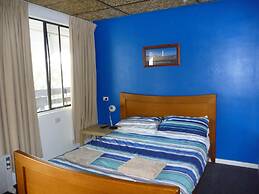 Adelaide Travellers Inn - Hostel