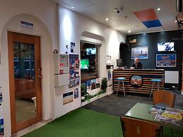 Adelaide Travellers Inn - Hostel