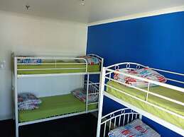 Adelaide Travellers Inn - Hostel