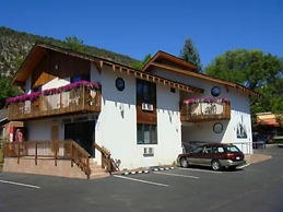 Starlight Lodge