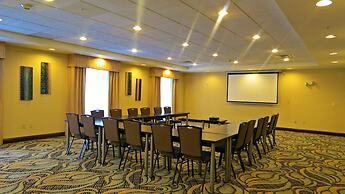 Holiday Inn Express Hotel & Suites Cross Lanes by IHG