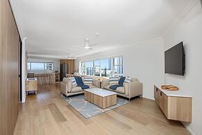 Pacific Plaza Apartments