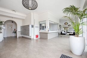 Pacific Plaza Apartments