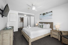 Pacific Plaza Apartments
